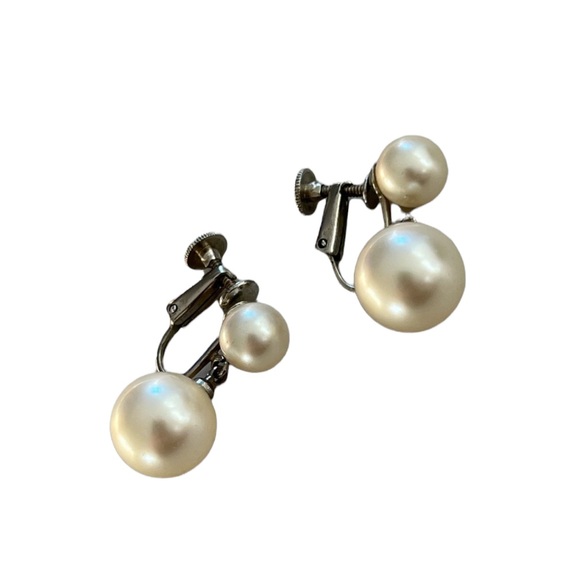 Vintage 1950s Pearl Earrings by JUDY LEE from a Private Collection - Picture 4 of 12